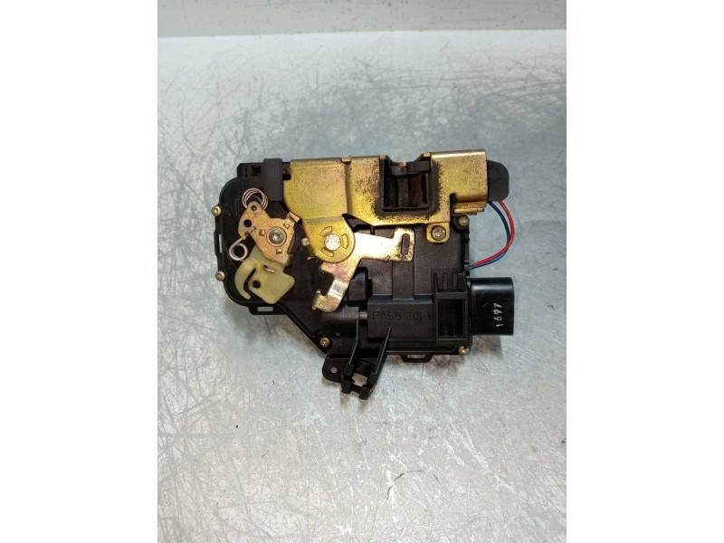 Recambio de motor cierre centralizado delantero derecho para audi a6 berlina (4b2) 2.4 (121kw) referencia OEM IAM 4B1837016B  4P