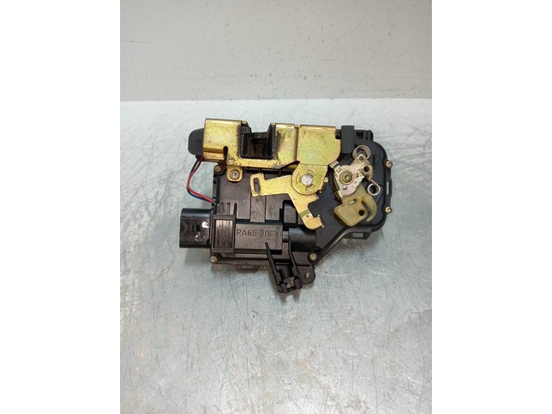 Recambio de motor cierre centralizado delantero izquierdo para audi a6 berlina (4b2) 2.4 (121kw) referencia OEM IAM 4B1837015B  