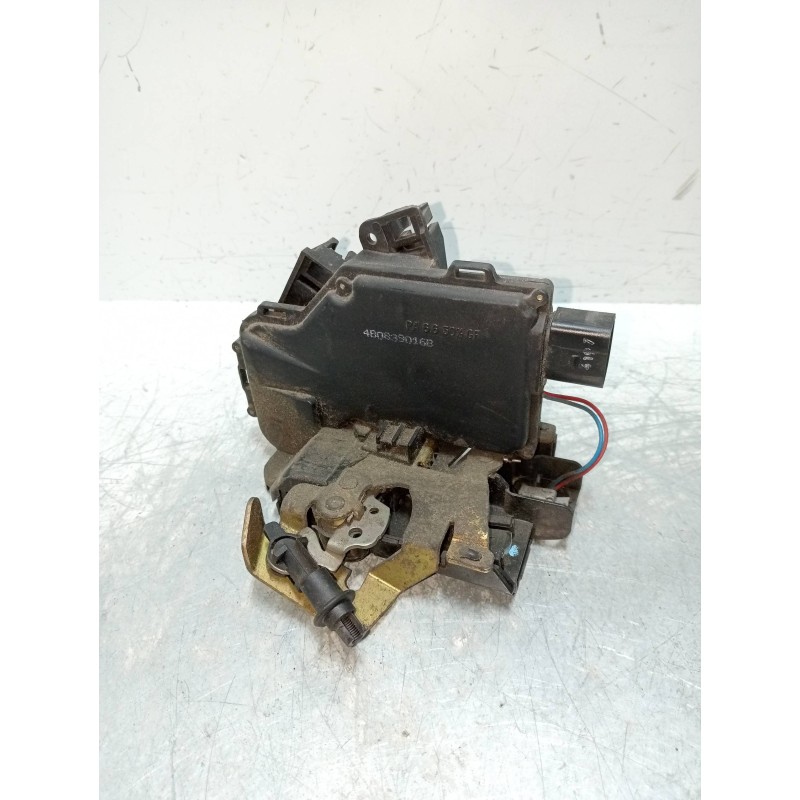 Recambio de motor cierre centralizado trasero derecho para audi a6 berlina (4b2) 2.5 tdi referencia OEM IAM 4B0839016B  4P