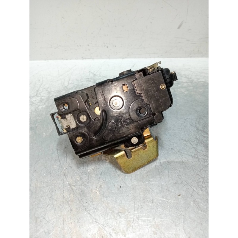 Recambio de motor cierre centralizado trasero derecho para audi a6 berlina (4b2) 2.5 tdi referencia OEM IAM   4P