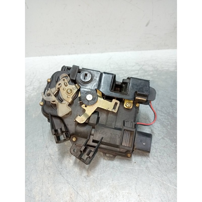 Recambio de motor cierre centralizado trasero derecho para audi a6 berlina (4b2) 2.5 tdi referencia OEM IAM   4P