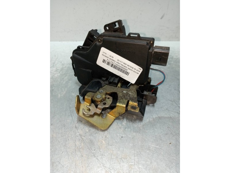 Recambio de motor cierre centralizado trasero derecho para audi a6 berlina (4b2) 2.5 tdi referencia OEM IAM   4P