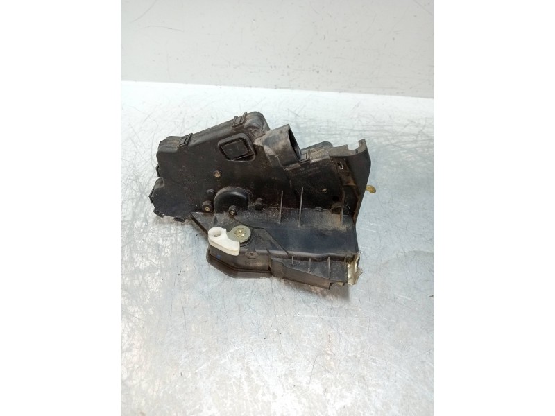 Recambio de motor cierre centralizado trasero derecho para bmw serie 3 touring (e46) 330xi referencia OEM IAM   5P