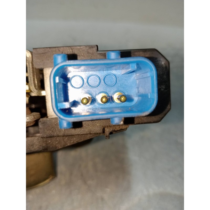 Recambio de motor cierre centralizado trasero izquierdo para bmw serie 3 berlina (e36) 318tds referencia OEM IAM 8353011  4P