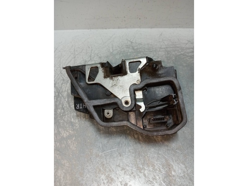 Recambio de motor cierre centralizado trasero derecho para bmw serie 1 berlina (e81/e87) 118d referencia OEM IAM 7167070  5P