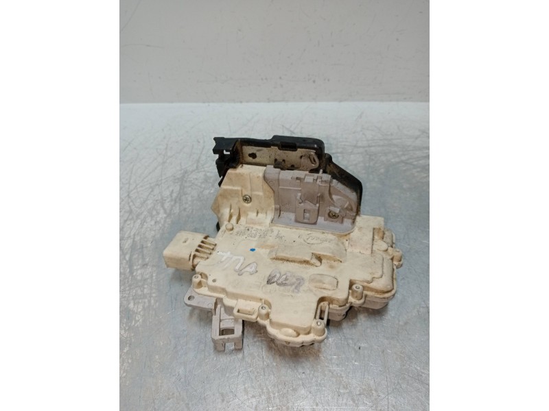 Recambio de motor cierre centralizado trasero derecho para audi q7 (4l) referencia OEM IAM 3C4839016  5P Recambio de motor cierre centralizado trasero derecho para audi q7 (4l) referencia OEM IAM 3C4839016  5P