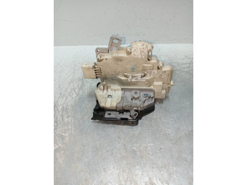 Recambio de motor cierre centralizado trasero izquierdo para audi q7 (4l) referencia OEM IAM 3C4839015C  5P Recambio de motor cierre centralizado trasero izquierdo para audi q7 (4l) referencia OEM IAM 3C4839015C  5P