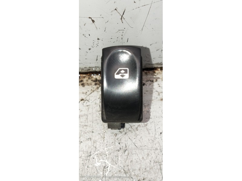 Recambio de mando elevalunas delantero derecho para renault modus pack dynamique referencia OEM IAM 28082  5P