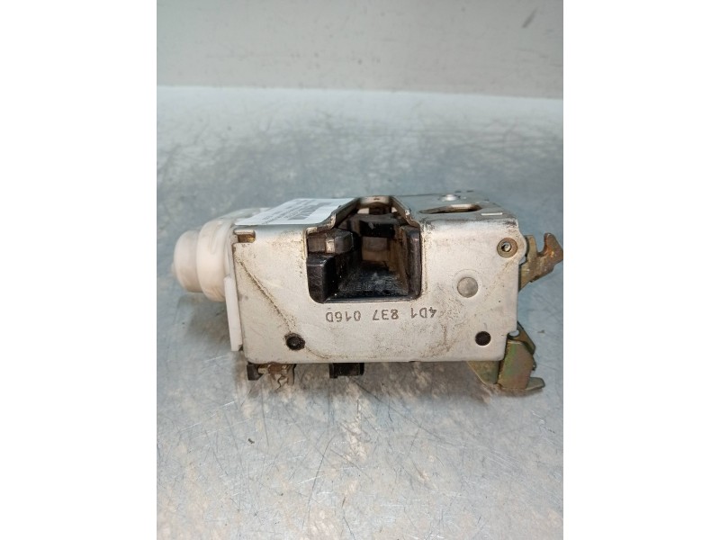 Recambio de motor cierre centralizado delantero derecho para audi a8 (d2) 3.7 quattro referencia OEM IAM 4D1837016D  4P