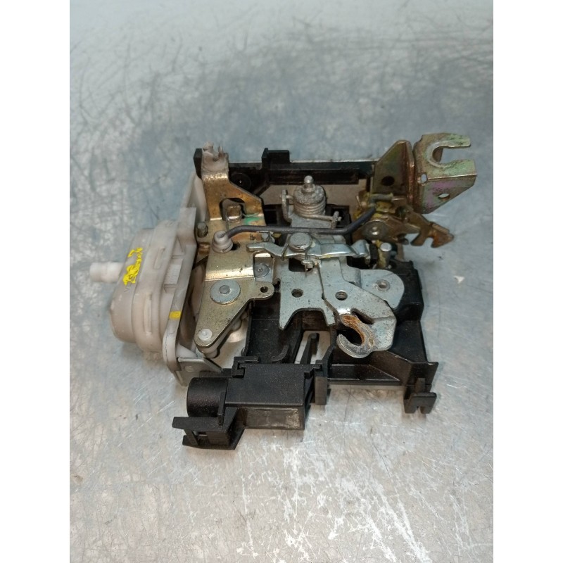 Recambio de motor cierre centralizado delantero derecho para audi a8 (d2) 3.7 quattro referencia OEM IAM 4D1837016D  4P