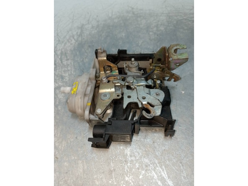 Recambio de motor cierre centralizado delantero derecho para audi a8 (d2) 3.7 quattro referencia OEM IAM 4D1837016D  4P