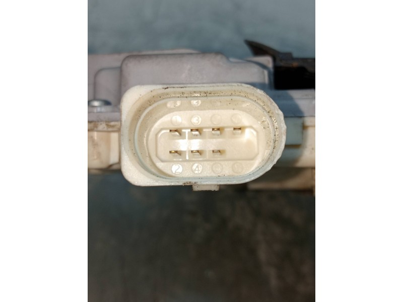 Recambio de motor cierre centralizado trasero derecho para audi a6 berlina (4f2) referencia OEM IAM 4F0839016  4P Recambio de motor cierre centralizado trasero derecho para audi a6 berlina (4f2) referencia OEM IAM 4F0839016  4P