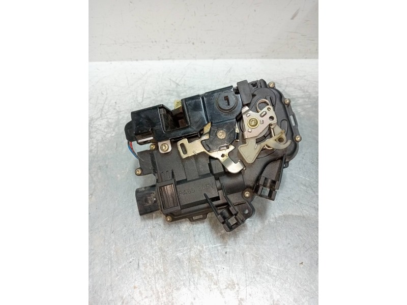 Recambio de motor cierre centralizado trasero izquierdo para audi a6 avant (4b5) 2.5 v6 24v tdi referencia OEM IAM   5P