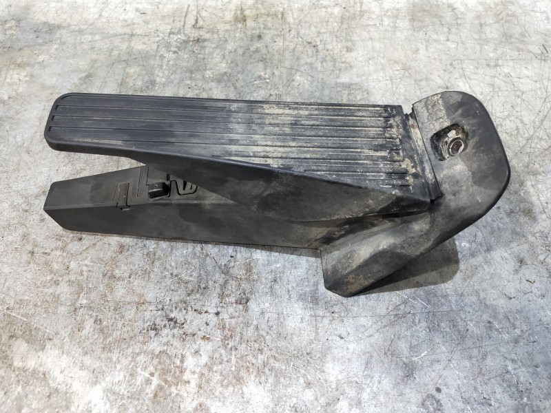 Recambio de potenciometro pedal para volvo v60 cross country pro awd referencia OEM IAM 32269124  