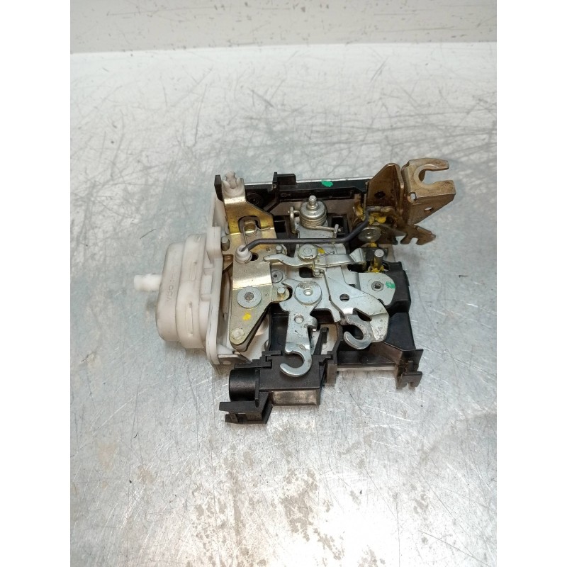 Recambio de motor cierre centralizado delantero derecho para audi a8 (d2) 4.2 quattro referencia OEM IAM 8D1839016F  4P