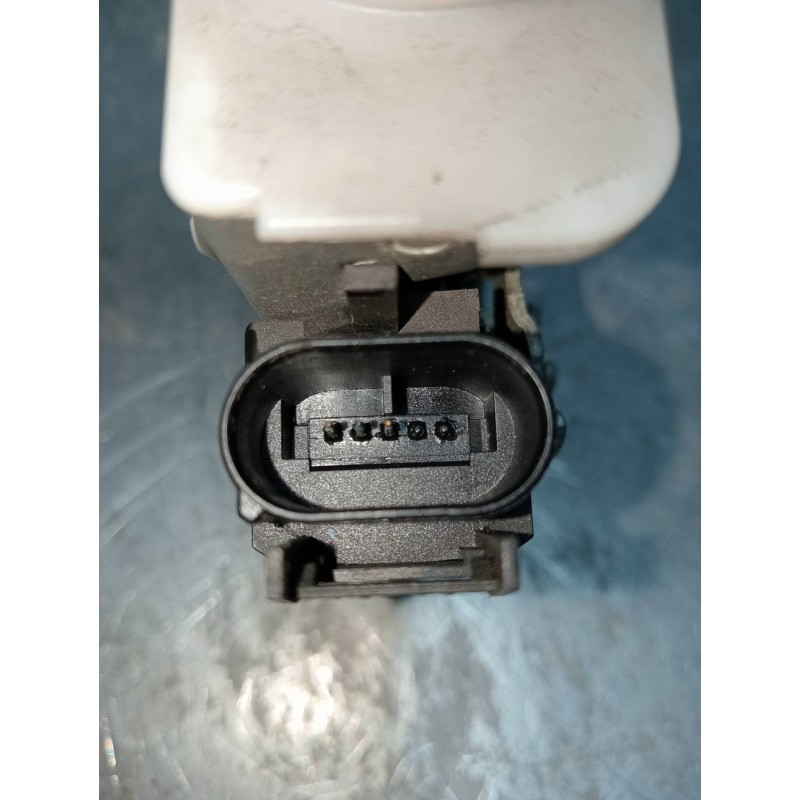 Recambio de motor cierre centralizado delantero derecho para audi a8 (d2) 4.2 quattro referencia OEM IAM 8D1839016F  4P