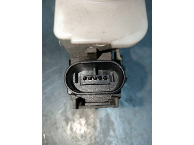 Recambio de motor cierre centralizado delantero derecho para audi a8 (d2) 4.2 quattro referencia OEM IAM 8D1839016F  4P