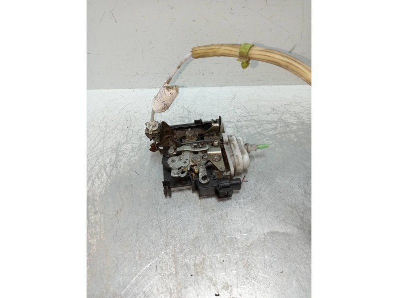 Recambio de motor cierre centralizado delantero izquierdo para audi a8 (d2) 3.7 referencia OEM IAM 4D1839015A  4P