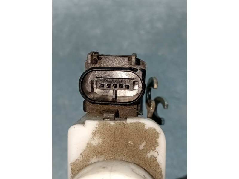 Recambio de motor cierre centralizado delantero izquierdo para audi a8 (d2) 3.7 referencia OEM IAM 4D1839015A  4P