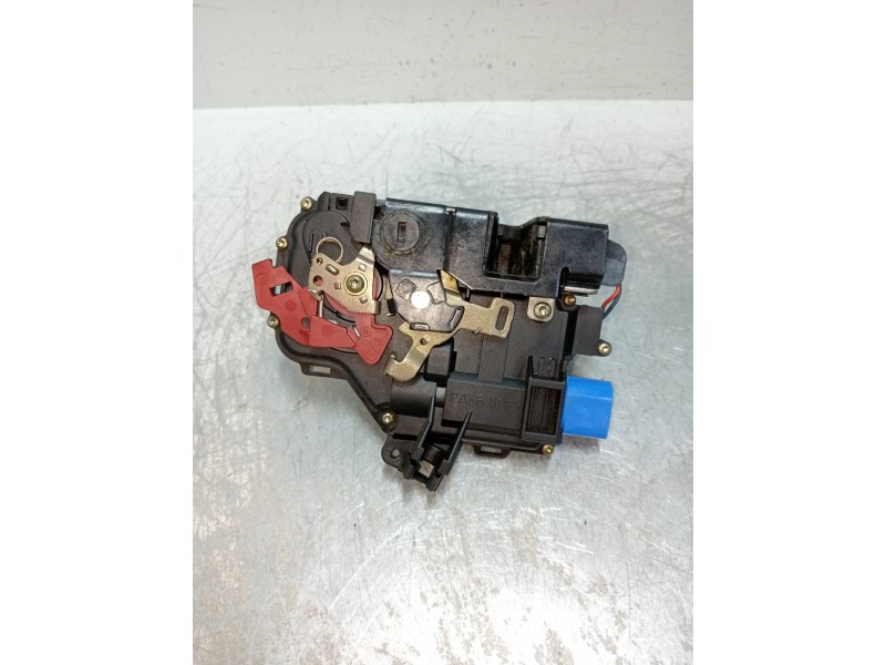Recambio de motor cierre centralizado trasero derecho para audi a8 (4e2) 3.7 quattro referencia OEM IAM   4P