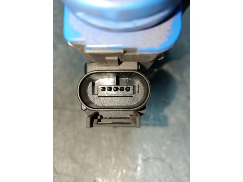 Recambio de motor cierre centralizado trasero derecho para audi a8 (d2) 4.2 quattro referencia OEM IAM 4D0839015D  4P