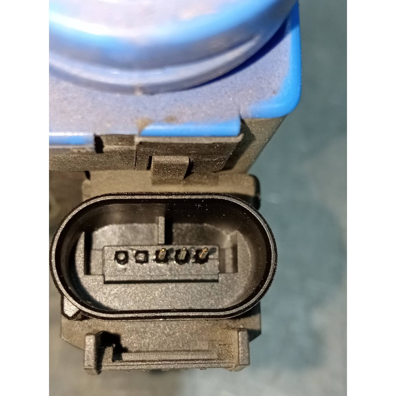 Recambio de motor cierre centralizado trasero izquierdo para audi a8 (d2) 4.2 quattro referencia OEM IAM 4D0839015D  4P