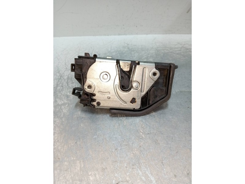Recambio de motor cierre centralizado trasero derecho para bmw x3 (e83) 2.0d referencia OEM IAM 7167070  5P