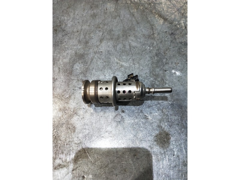 Recambio de inyector para volvo v60 cross country pro awd referencia OEM IAM 32203677  ADBLUE