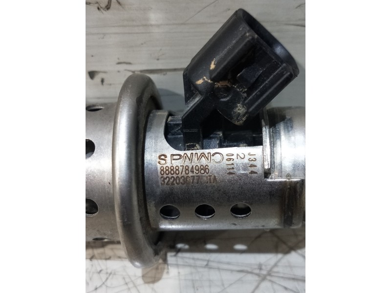 Recambio de inyector para volvo v60 cross country pro awd referencia OEM IAM 32203677  ADBLUE