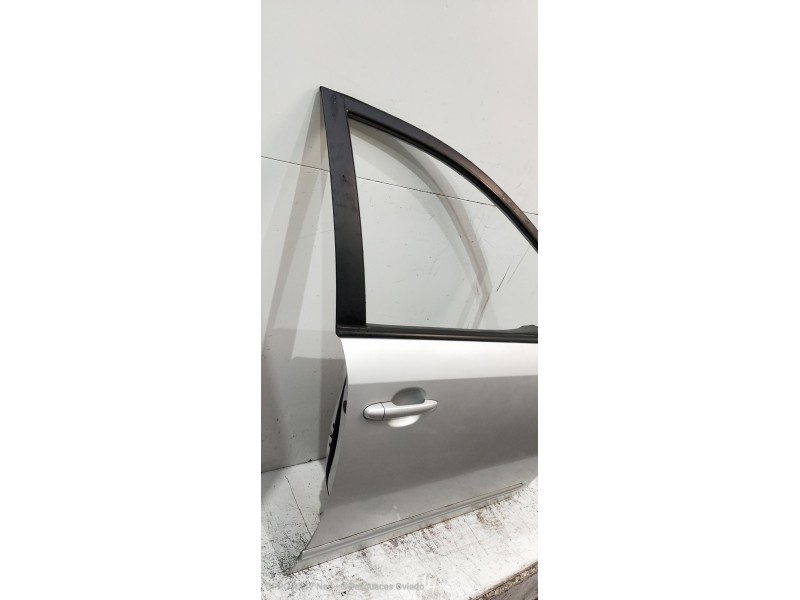 Recambio de puerta delantera derecha para kia carens (un) concept referencia OEM IAM   5P