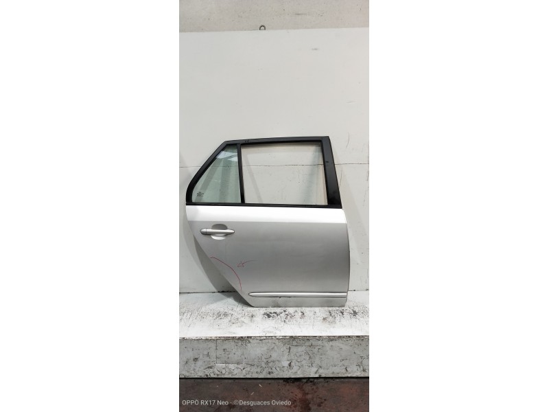 Recambio de puerta trasera derecha para kia carens (un) concept referencia OEM IAM   5P