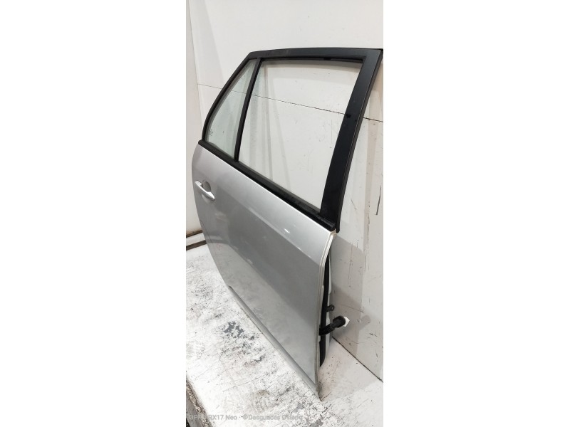 Recambio de puerta trasera derecha para kia carens (un) concept referencia OEM IAM   5P