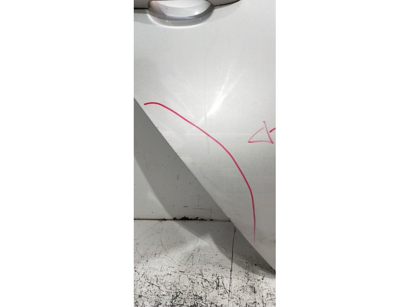 Recambio de puerta trasera derecha para kia carens (un) concept referencia OEM IAM   5P