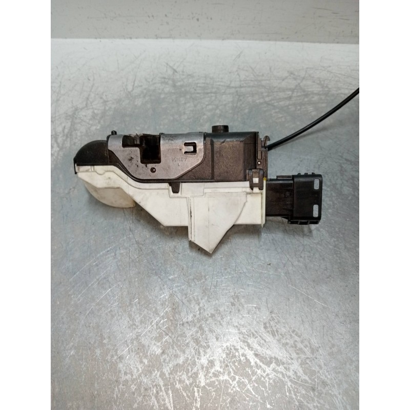 Recambio de motor cierre centralizado delantero derecho para peugeot partner kasten confort l1 referencia OEM IAM 828407 A01853 