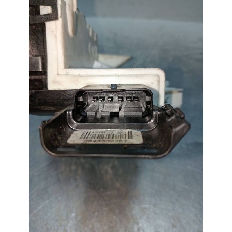 Recambio de motor cierre centralizado delantero derecho para peugeot partner kasten confort l1 referencia OEM IAM 828407 A01853 