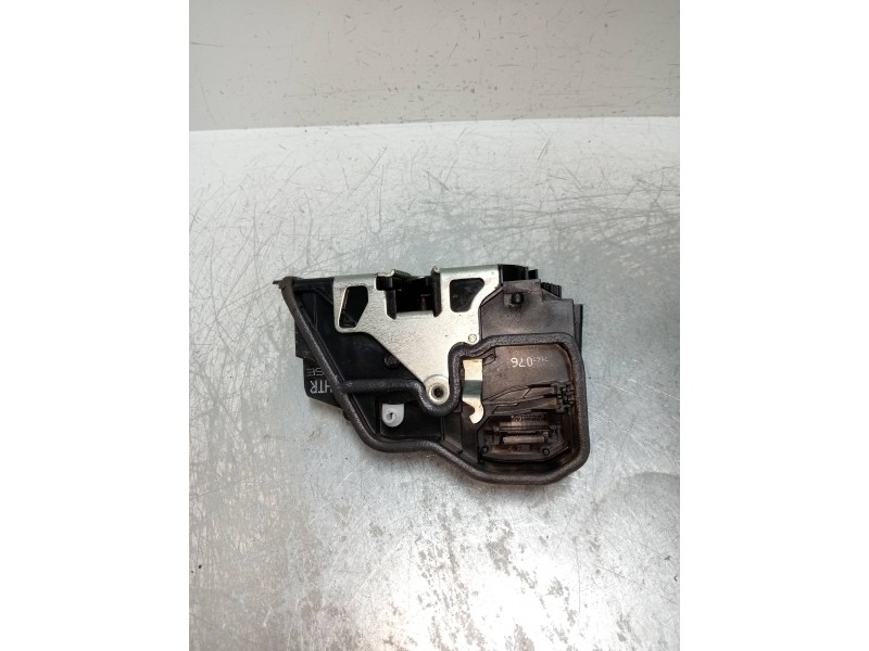 Recambio de motor cierre centralizado trasero derecho para bmw serie 5 berlina (e60) 525d referencia OEM IAM 7167076  4P