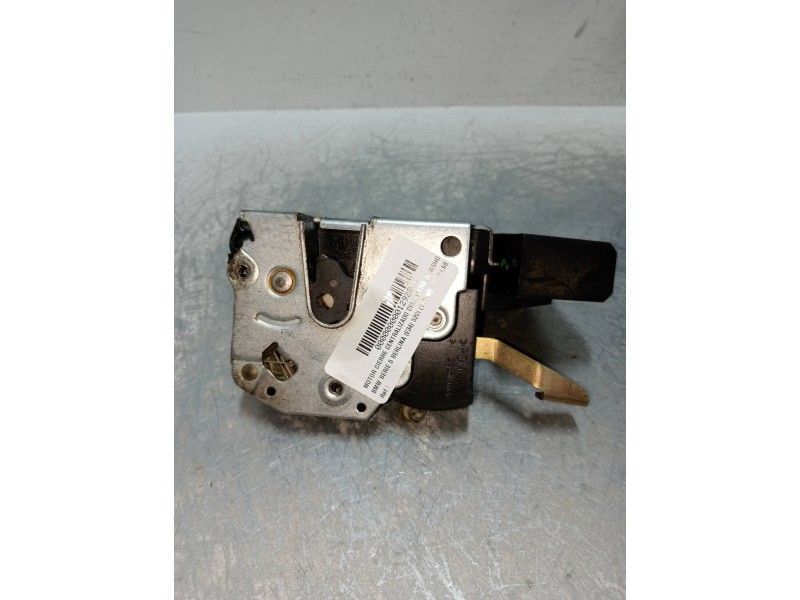 Recambio de motor cierre centralizado delantero derecho para bmw serie 5 berlina (e34) 520i (110kw) referencia OEM IAM 8138924  