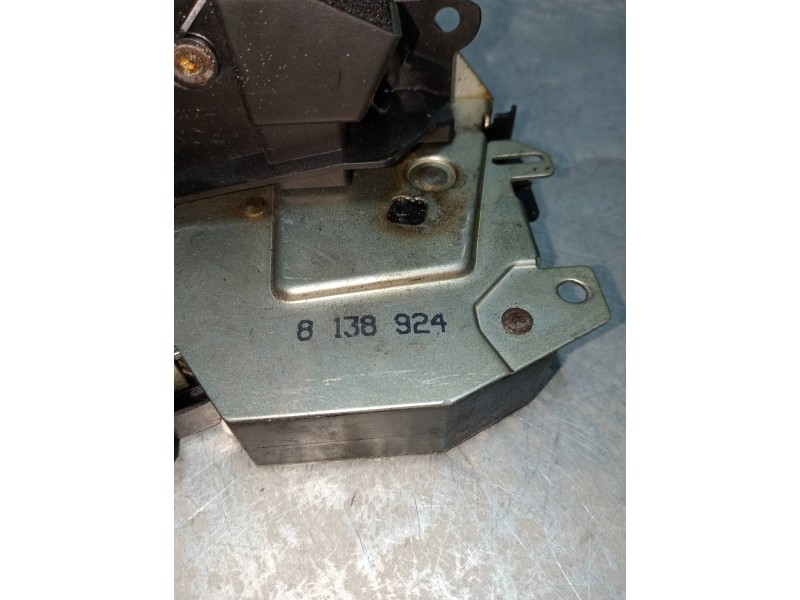 Recambio de motor cierre centralizado delantero derecho para bmw serie 5 berlina (e34) 520i (110kw) referencia OEM IAM 8138924  