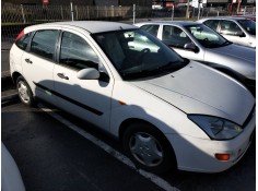 ford focus berlina (cak) del año 2001