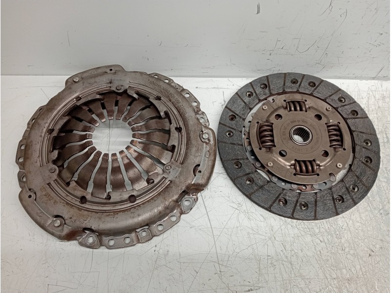 Recambio de kit embrague para renault kangoo profesional referencia OEM IAM   