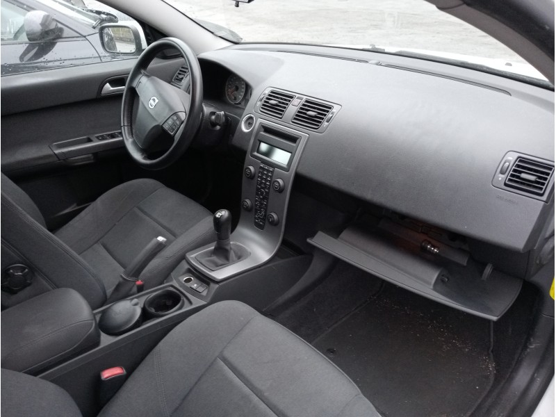 volvo s40 berlina del año 2004