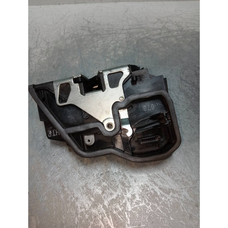 Recambio de motor cierre centralizado trasero derecho para bmw serie 5 touring (e61) 525d referencia OEM IAM 7167070  5P