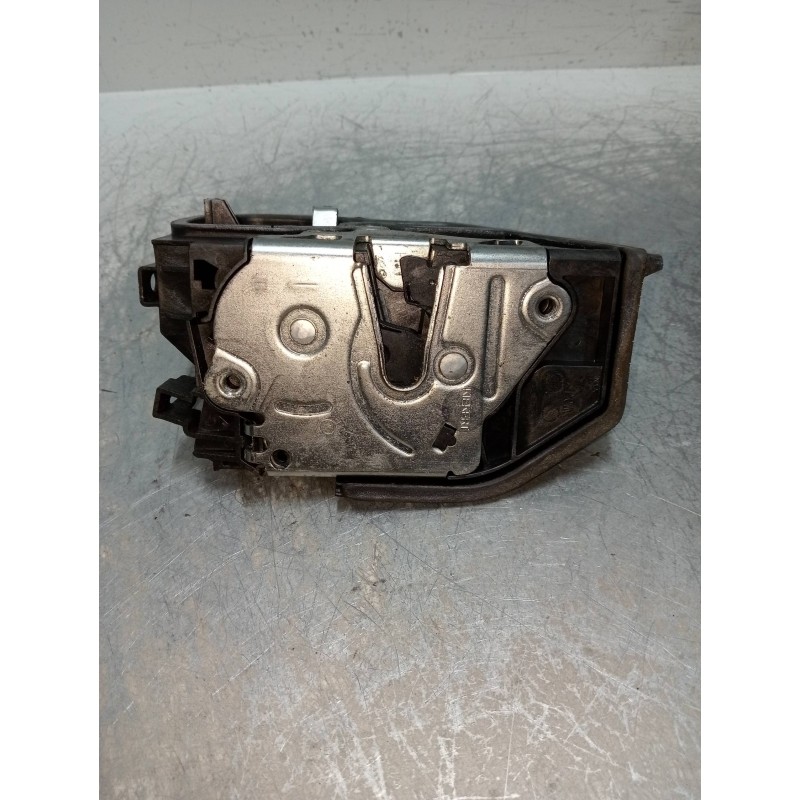 Recambio de motor cierre centralizado delantero derecho para bmw serie 5 touring (e61) 525d referencia OEM IAM 7167068  5P