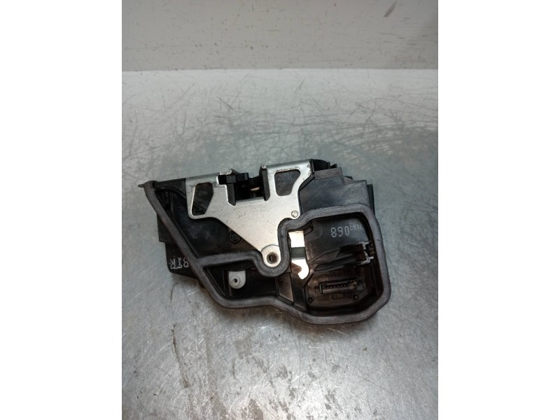 Recambio de motor cierre centralizado delantero derecho para bmw serie 5 touring (e61) 525d referencia OEM IAM 7167068  5P