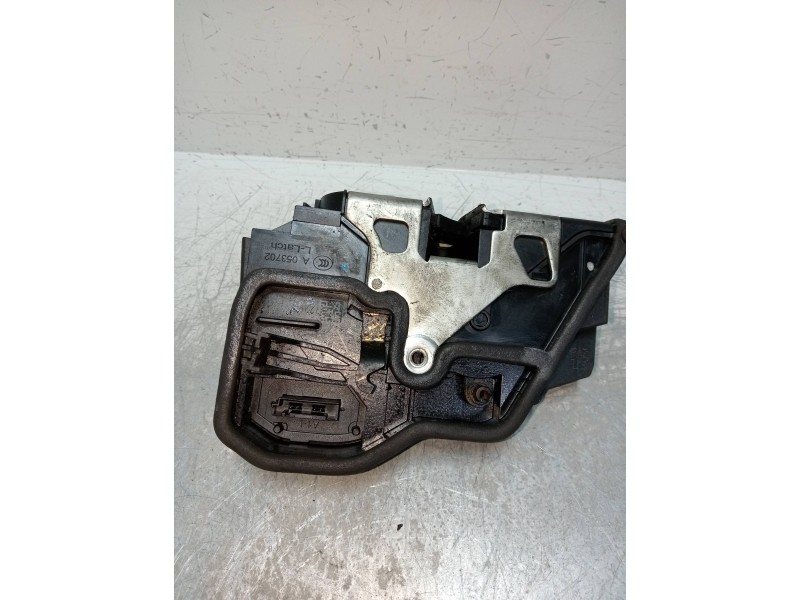 Recambio de motor cierre centralizado delantero izquierdo para bmw serie 5 lim. (f10) 520d referencia OEM IAM A053702  4P