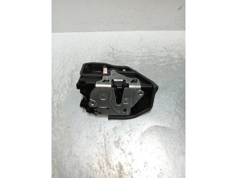 Recambio de motor cierre centralizado delantero derecho para bmw serie 5 lim. (f10) 520d referencia OEM IAM 7229458 A053702 4P