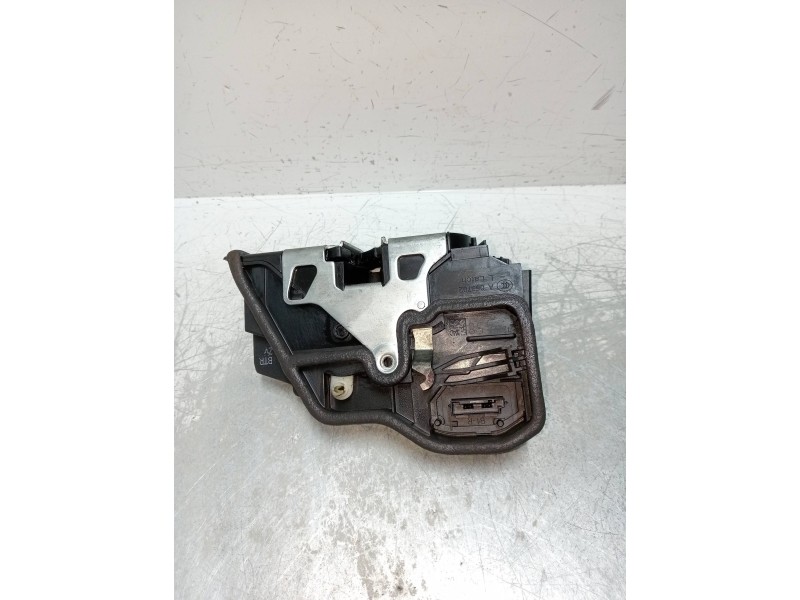 Recambio de motor cierre centralizado delantero derecho para bmw serie 5 lim. (f10) 520d referencia OEM IAM 7229458 A053702 4P