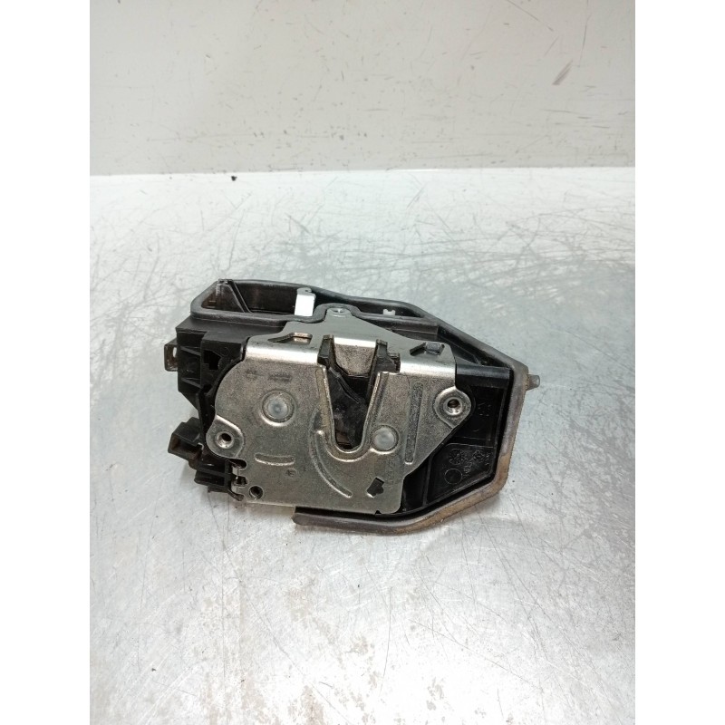 Recambio de motor cierre centralizado delantero derecho para bmw serie 5 berlina (e60) 535d referencia OEM IAM 7167068  4P