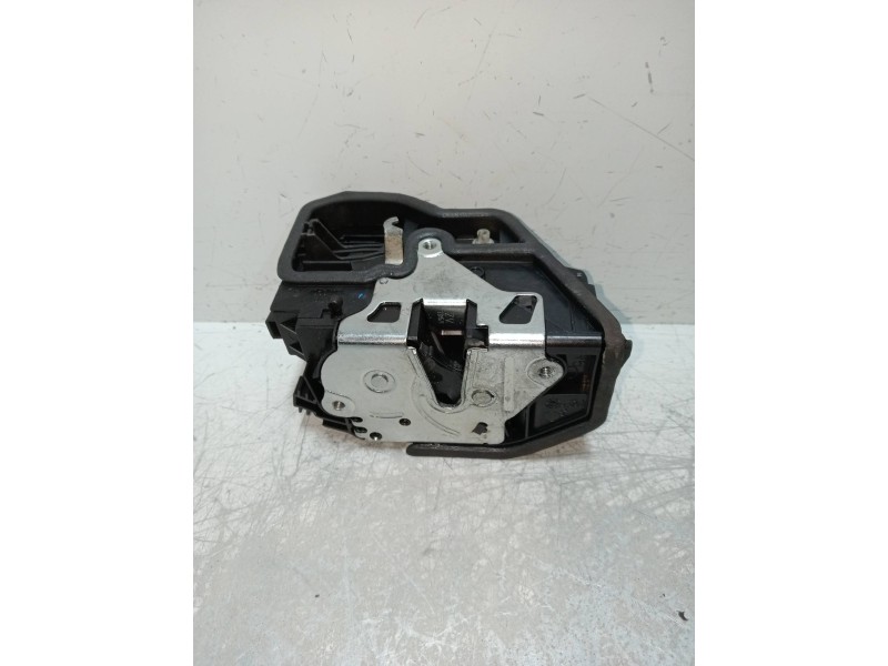 Recambio de motor cierre centralizado trasero derecho para bmw serie 5 lim. (f10) 520d referencia OEM IAM 7229460 A053702 4P