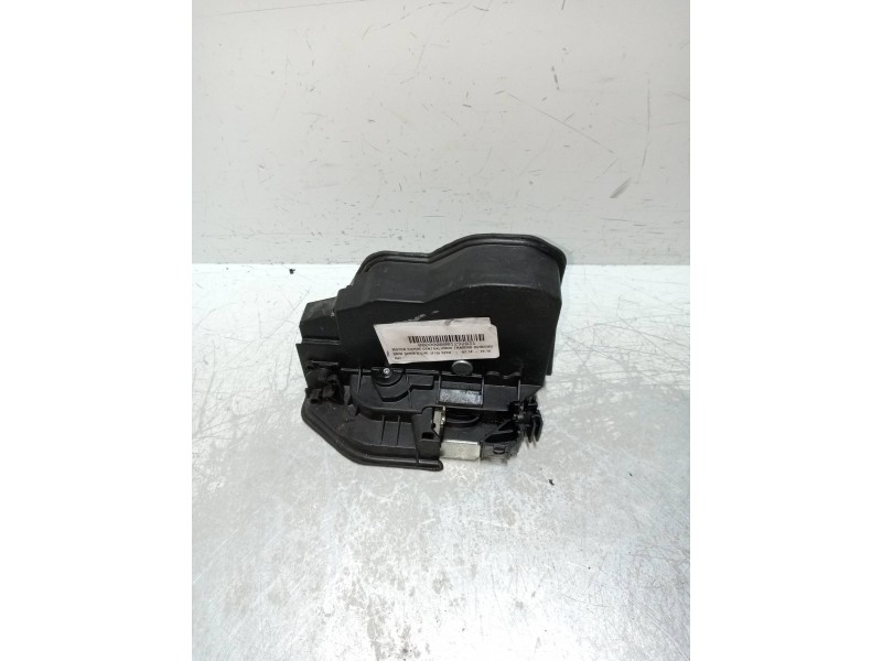 Recambio de motor cierre centralizado trasero derecho para bmw serie 5 lim. (f10) 520d referencia OEM IAM 7229460 A053702 4P